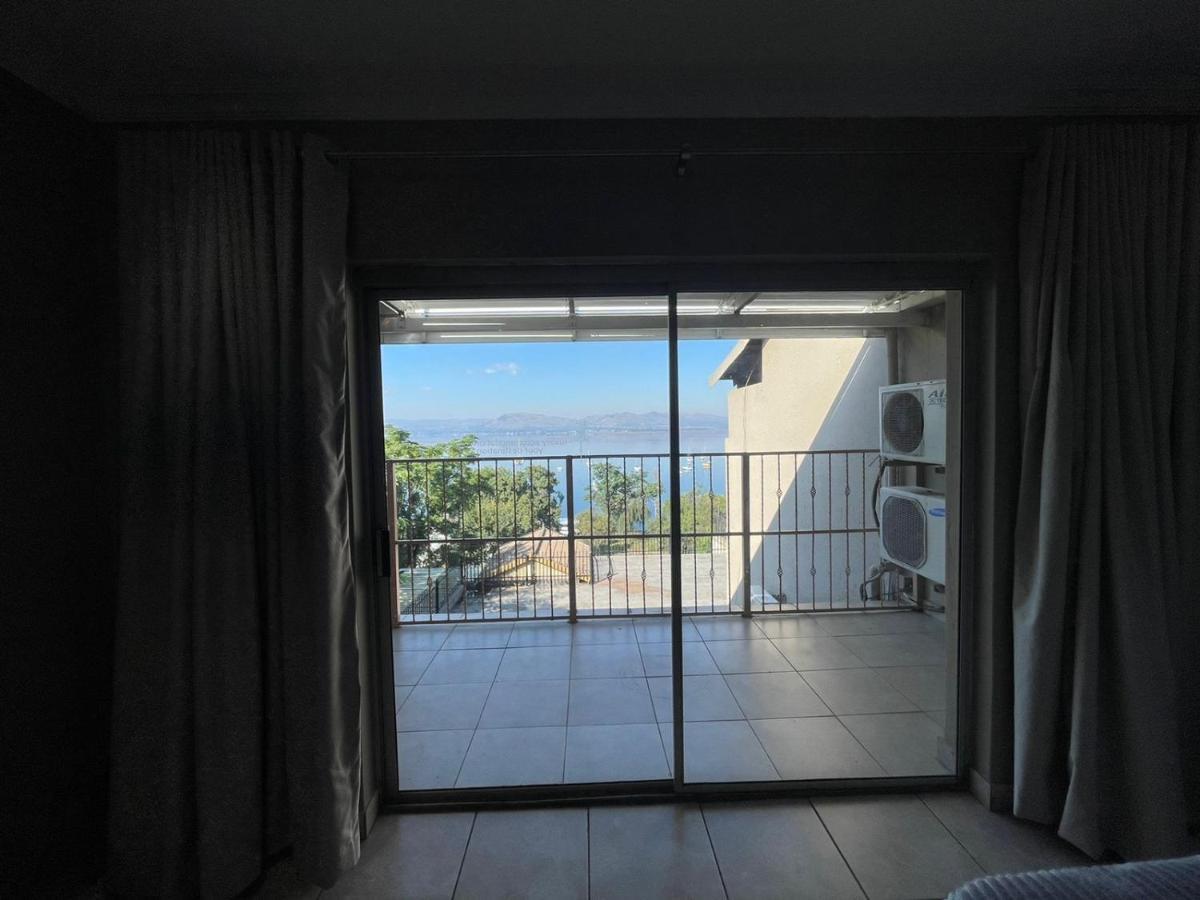 The Black Crown Hotel Hartbeespoort Luaran gambar